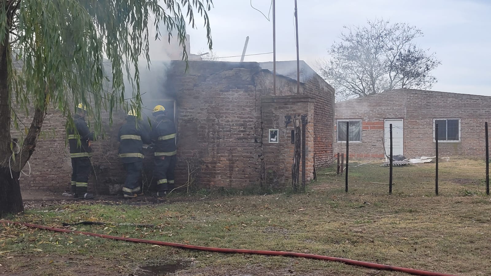 Incendio generalizado en la habitación de una vivienda