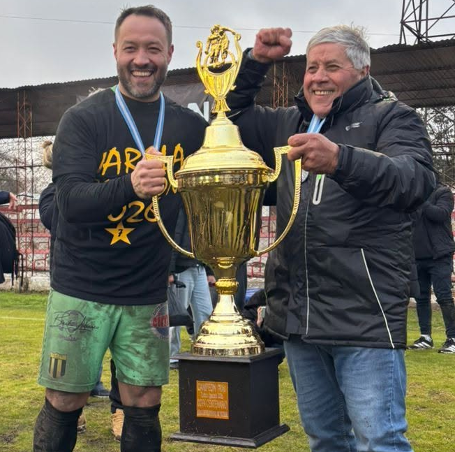“Hoy me retiro de mi fútbol, hoy me voy diciendo gracias... porque no solo es una disciplina, es un estilo de vida”