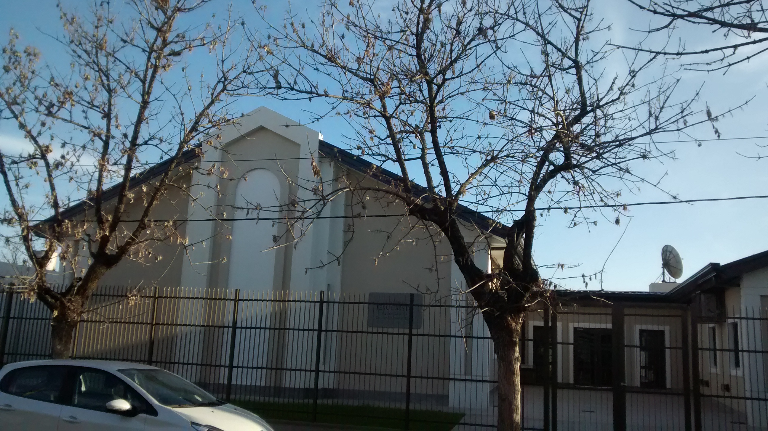 Iglesia de Jesucristo de Los Santos de Los Últimos Días  
Invitan a participar de una Capilla Abiert