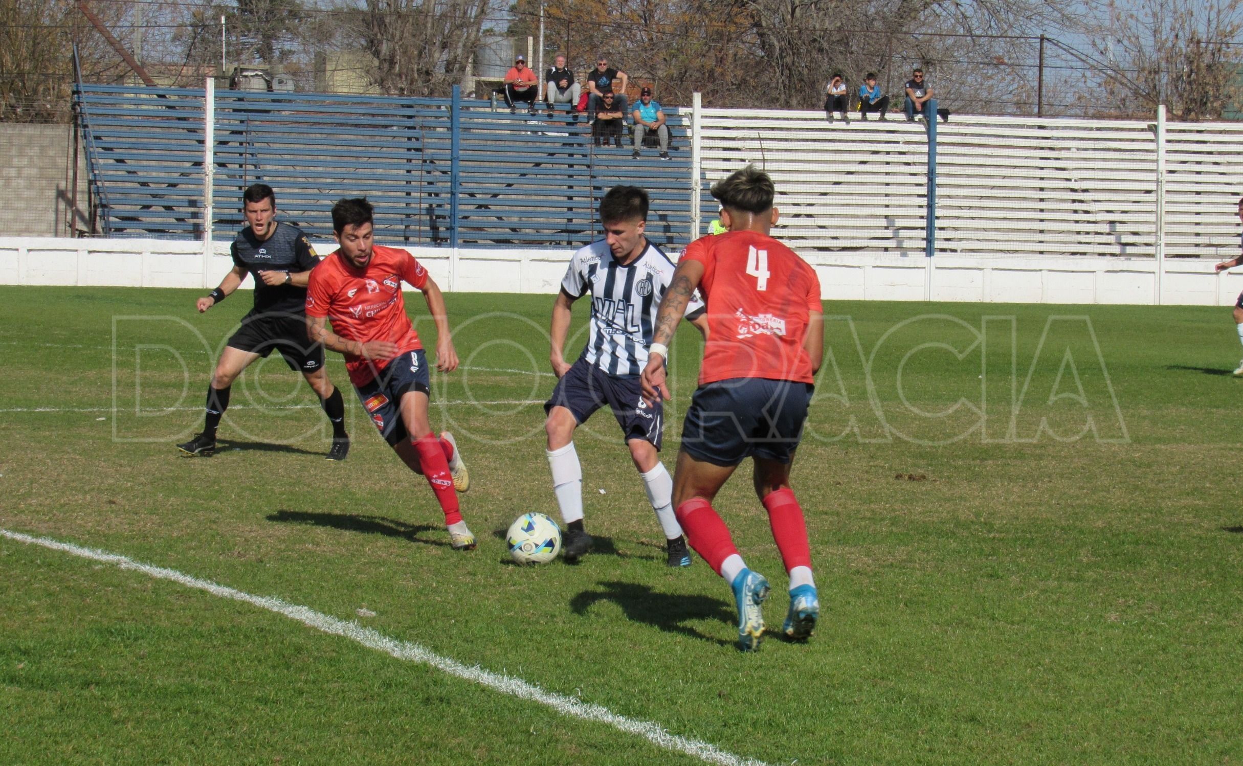 El Linqueño venció a Independiente de Chivilcoy y se acerca a puestos de clasificación