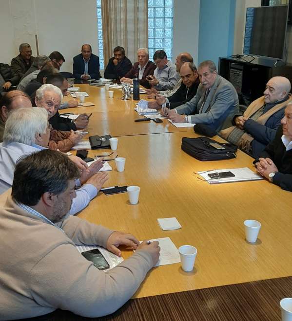 Fútbol
Oficial: Habrá plazas fijas en el Torneo Regional 2020 mediante las licencias de clubes