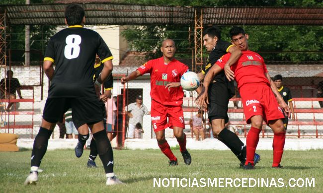Fútbol
Con su victoria en Mercedes, Independiente lidera en soledad la zona 3