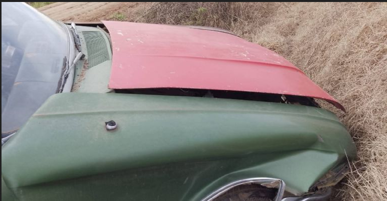 Recuperaron el Ford Falcon que había sido robado en un camino rural