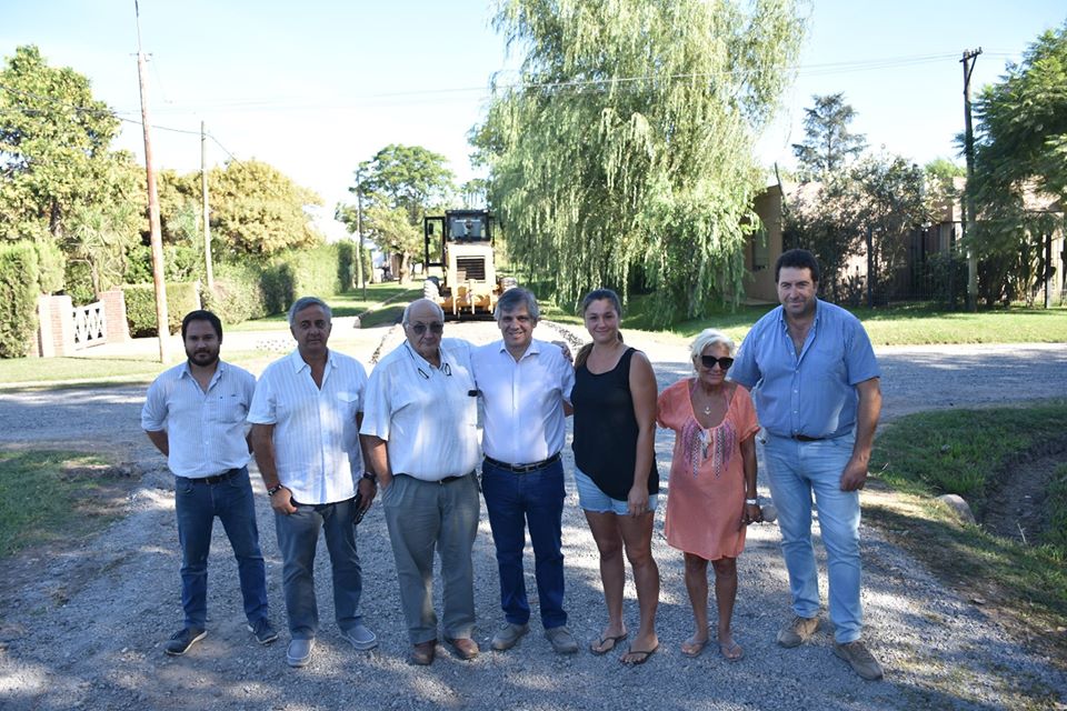 Obras Públicas 
Continúa el programa de mejorado de calles con piedra caliza: se sumaron nuevas doce