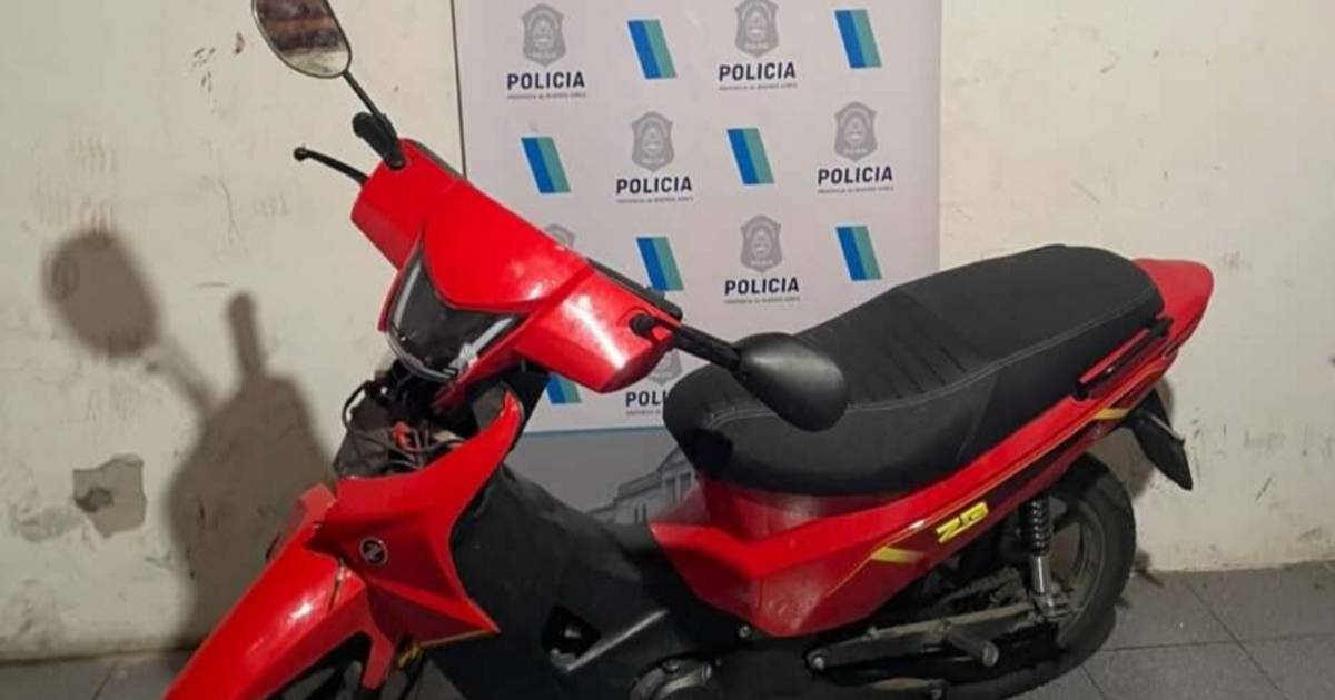 Junín: dos menores de 13 años robaron una moto y fueron interceptados tras una persecución