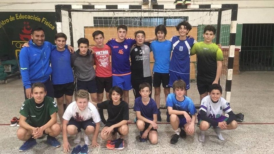 Handball
Siete jugadores de Independientes en la selección de Asambal de Menores