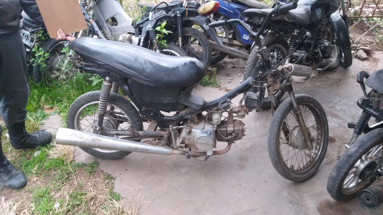 Secuestraron 27 motos, “la mayoría de ellas del pelotón que generan ruidos molestos y hacen maniobras peligrosas, fundamentalmente en horario nocturno”, sostuvo Pertosa.