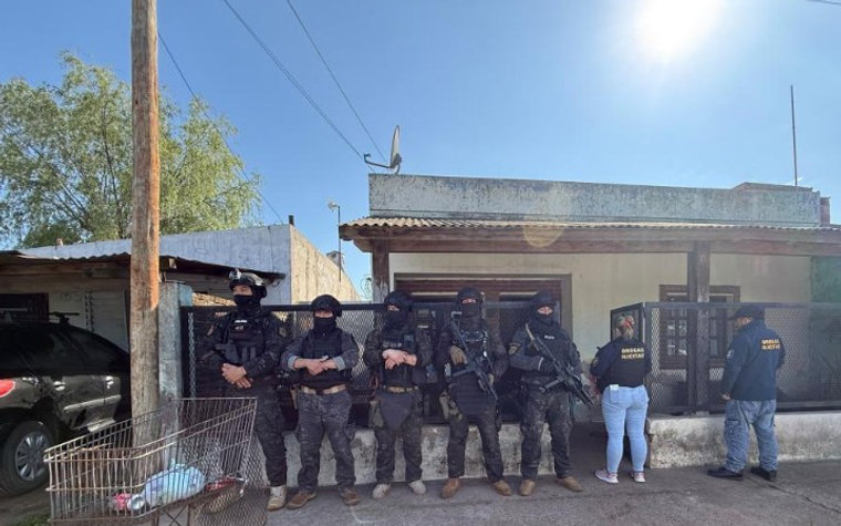 Bragado: detuvieron por narcotráfico a un hombre que intentó desarmar a un policía