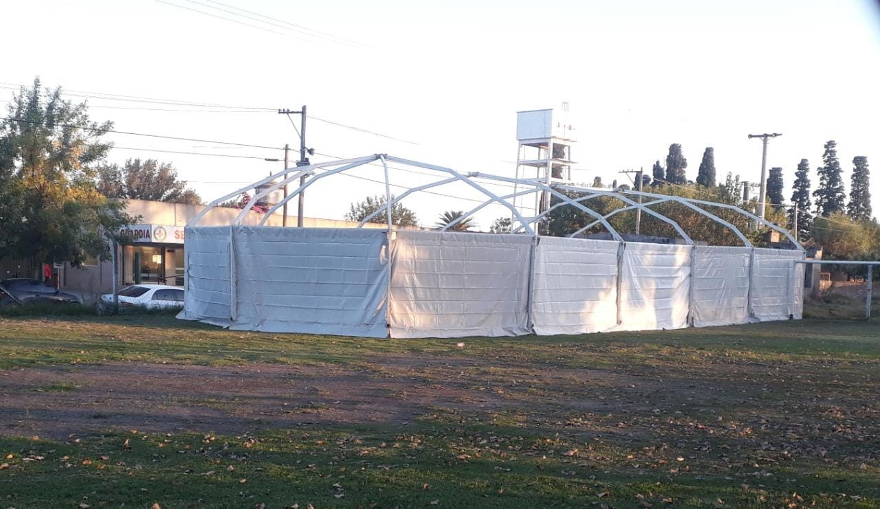 Nosocomio local
Instalan dos carpas que funcionarán como ‘consultorio respiratorio previo hospitalar