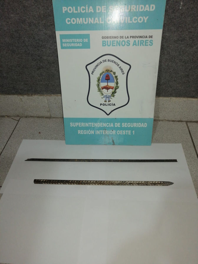 Detienen a un menor de 14 años de edad por resistencia a la autoridad, amenazas agravadas, daño.