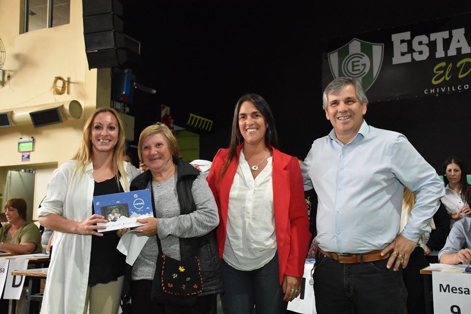 “Más Simple”
Acto de entrega de las primeras 800 tablets del Programa en Estadio Centro