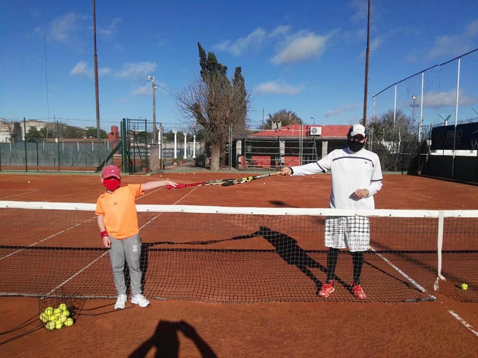 Deporte autorizado
Con un “riguroso protocolo” volvió el Tenis al Club Gimnasia y Esgrima