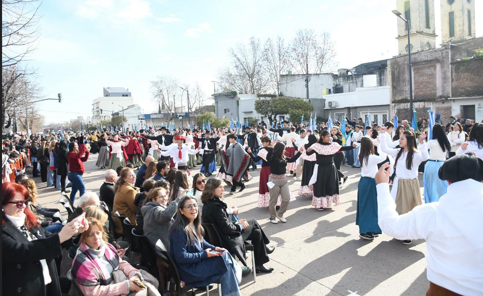 Chivilcoy conmemoró el 210° aniversario de la Declaración de la Independencia