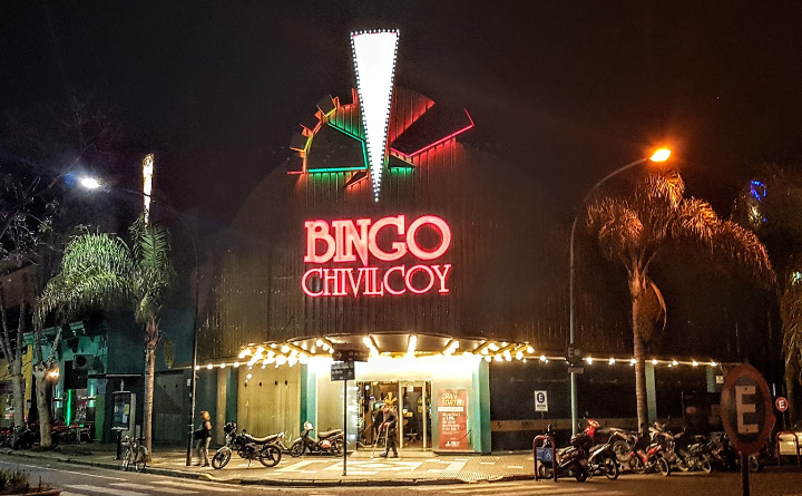Confrontación en la sala de Bingo Chivilcoy con posterior gresca en la vía pública.
