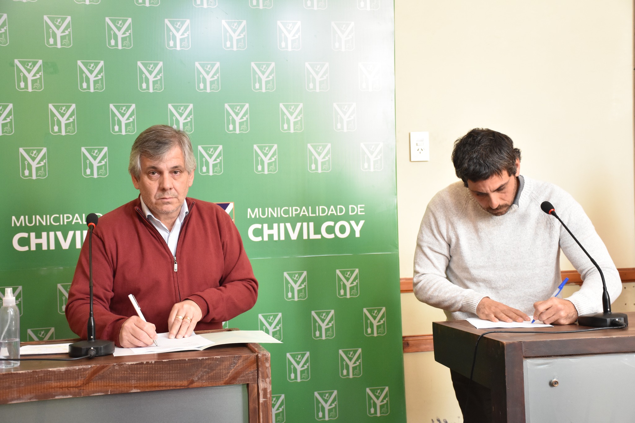 Firma de convenio para finalizar 70 viviendas correspondientes al plan federal