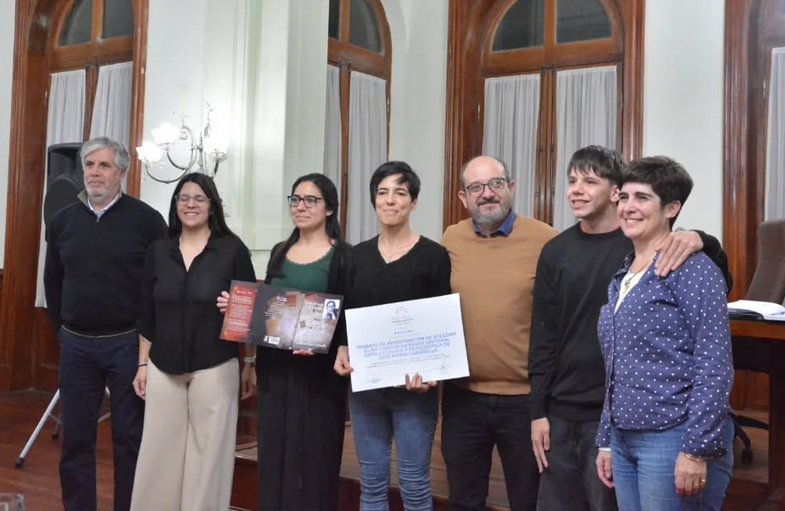 “Prioricé más los textos de ficción de mi abuelo, me resultó muy interesante descubrir que tenía mucho humor e imaginación, aspectos que más me motivaron a que la comunidad pudiera leerlos”