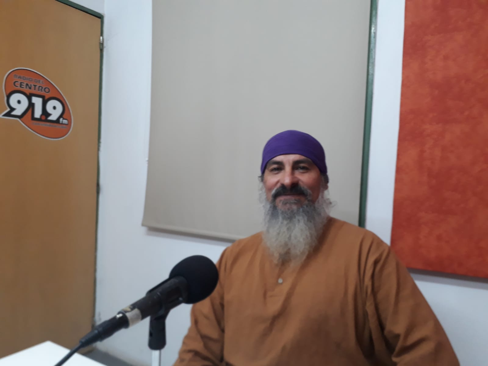 “A la política le falta humanidad y a los ciudadanos nos hace falta involucrarnos”