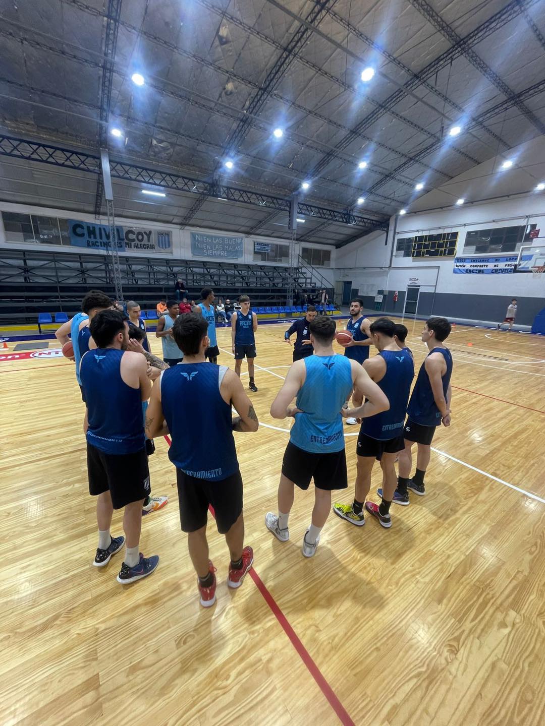 Racing Club empezó a buscar la puesta a punto para la Liga Argentina