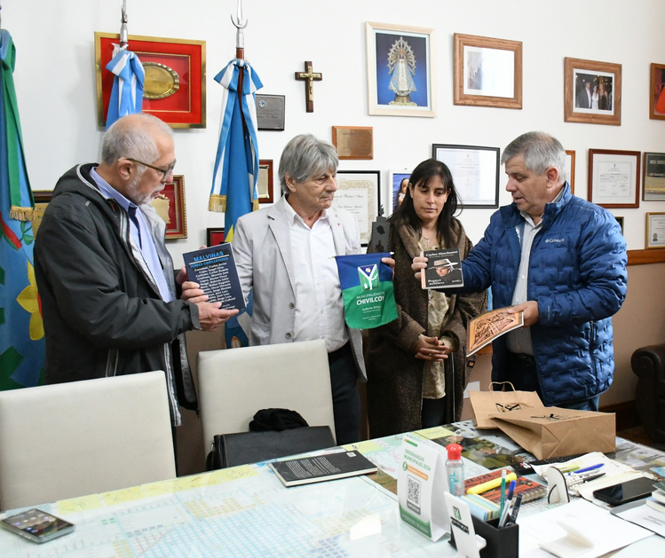 “Tendremos una reunión con el intendente de Barcellona Pozzo di Gotto donde buscaremos que pueda aceptar nuestra intención de concretar el gemellaggio”