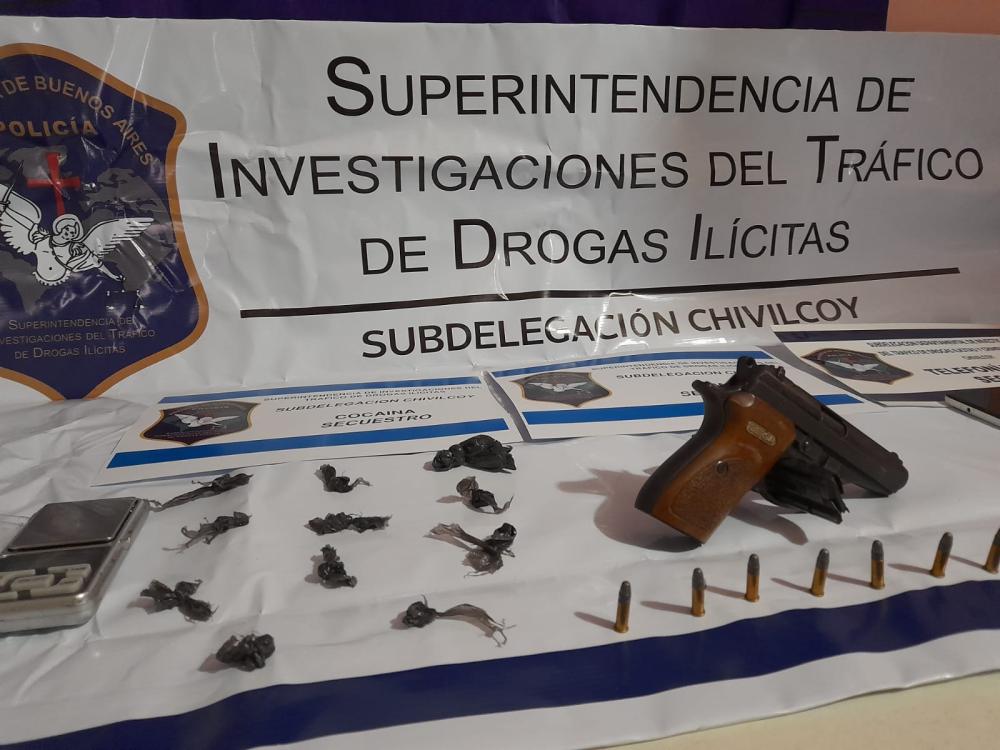 Cocaína, armas y dinero secuestrados por un mega operativo en Alberti y Bragado