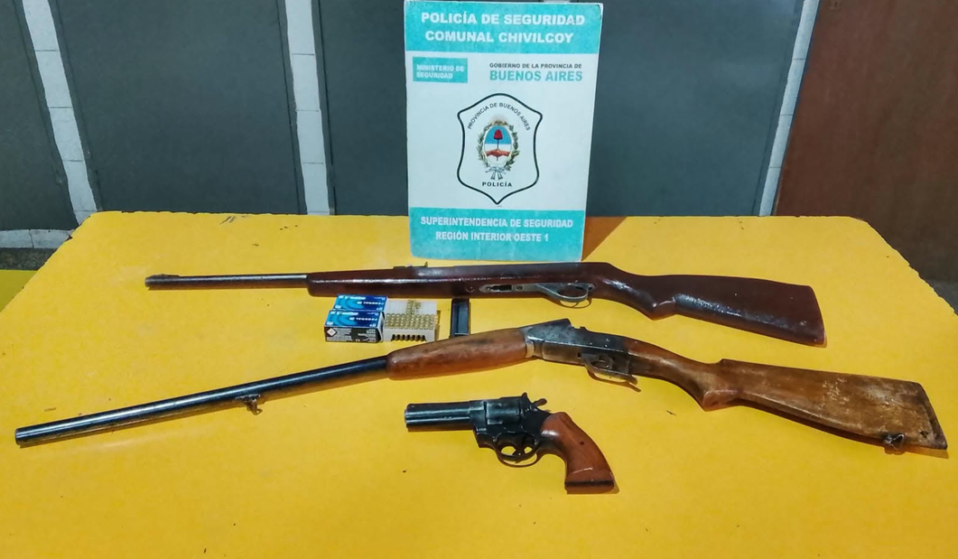 Allanamiento por amenazas: secuestraron armas y detuvieron a un hombre en Ayarza