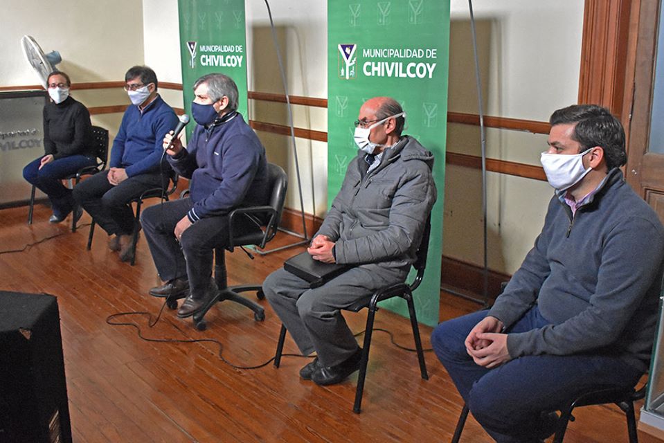 Convivientes de un transportista
Anunciaron dos nuevos casos positivos de Covid-19 en Chivilcoy