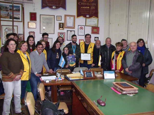 Vóley
Certificado al mérito del Club de Leones a Franco ‘Pachi’ Massimino