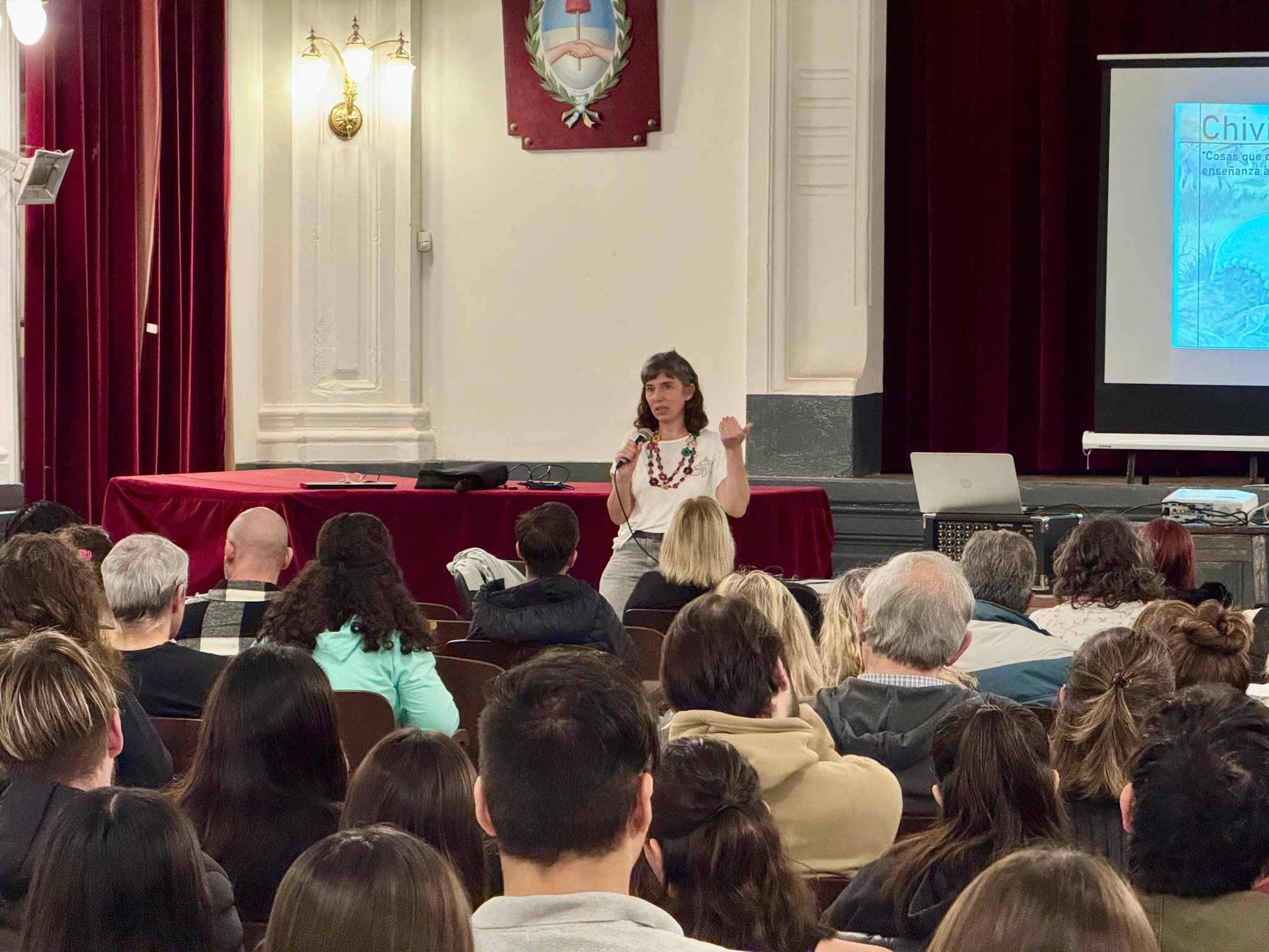 “Tenemos algunas evidencias en Chivilcoy como restos de animales que se extinguieron hace alrededor de 10 mil años y algunos elementos arqueológicos relacionado a los seres humanos”