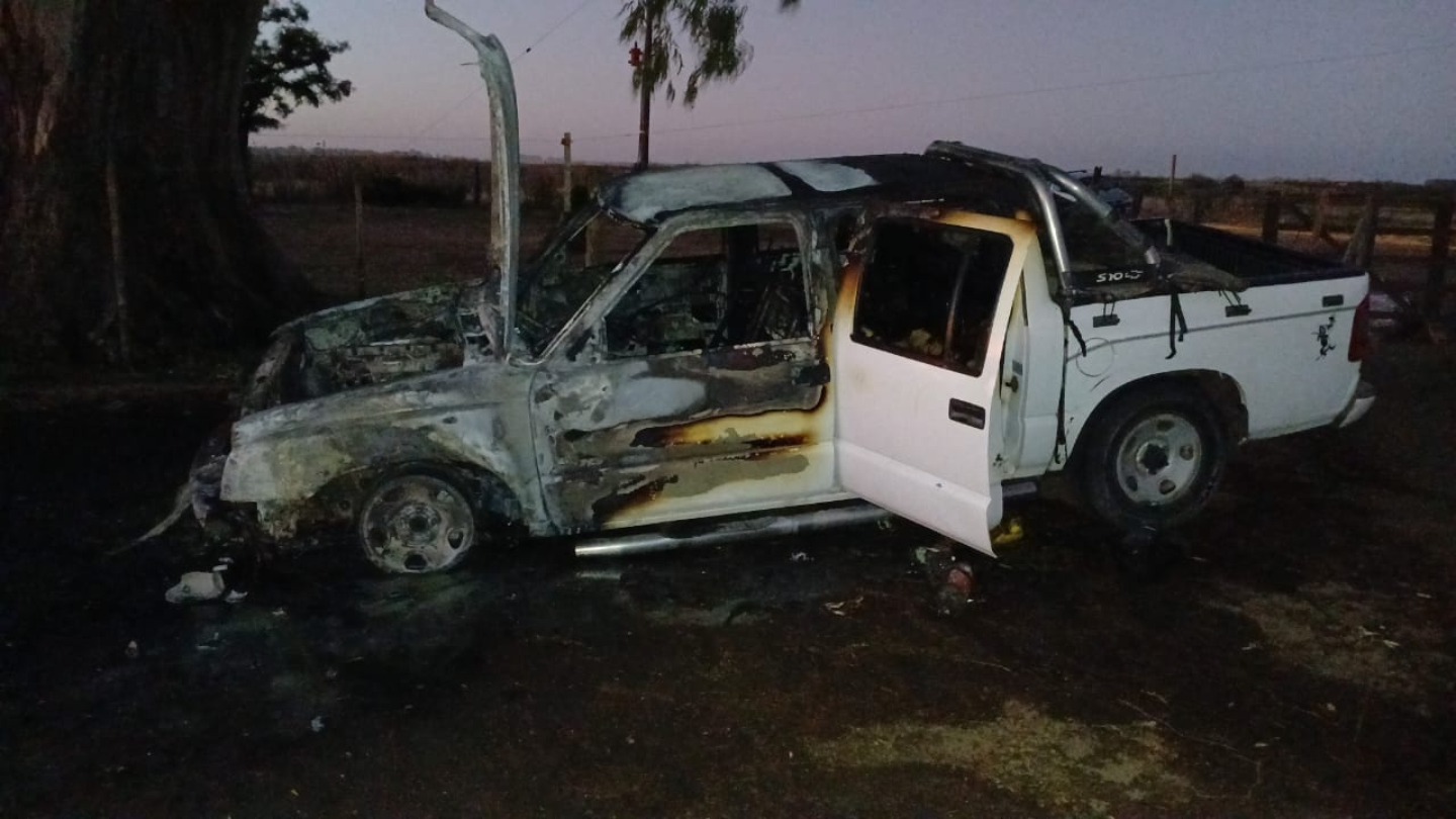 En Chivilcoy y la zona, el año comenzó con incendios vehiculares cuyos daños fueron totales.