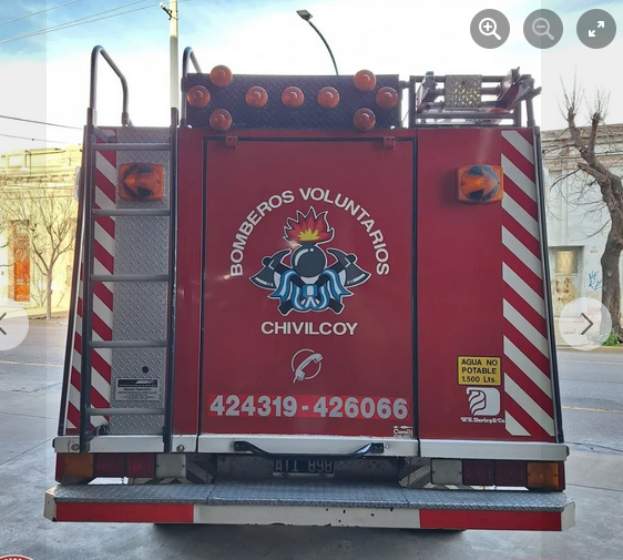 Incendio generalizado en el primer piso de una vivienda.