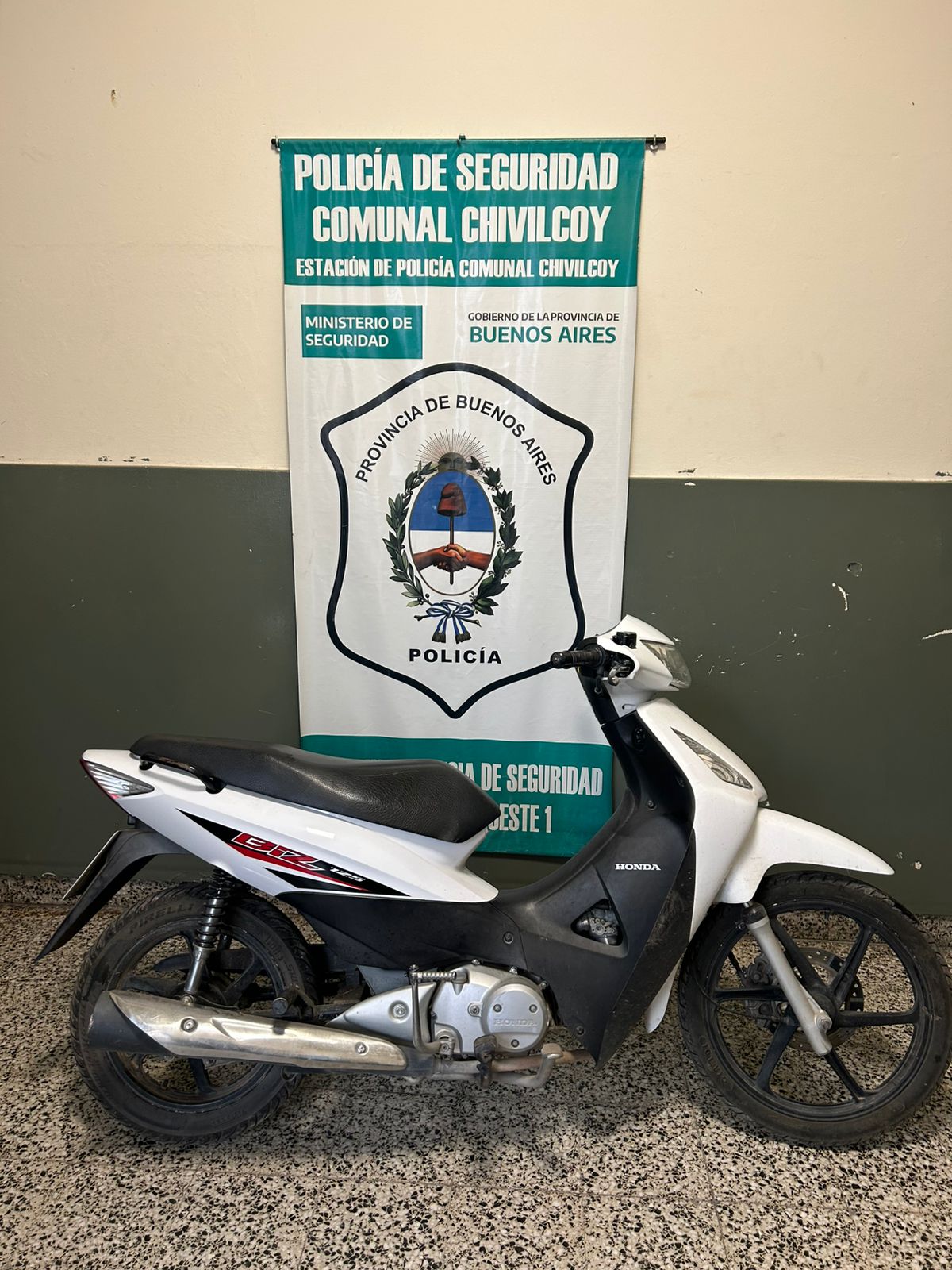 Recuperaron una motocicleta robada y realizaron un allanamiento
