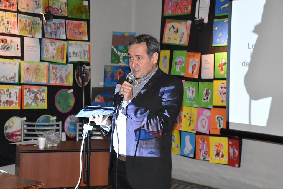 Julio Alonso Arévalo
 “Es un libro fundamentalmente de un lector para lectores”