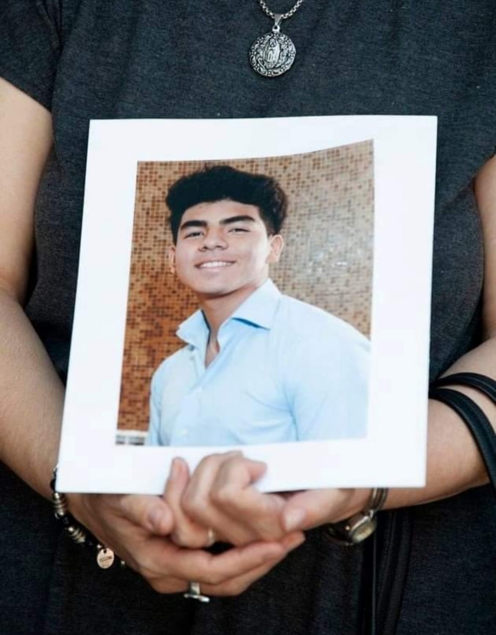 Publicación Pedida
Repudio al brutal asesinato de Fernando