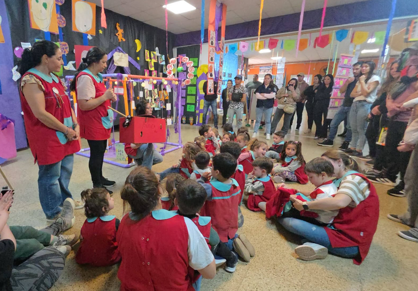 El Jardín Municipal N° 1 ‘República de Venezuela’ expuso trabajos con una ‘gran producción’; el CEC Florencio Varela presentó una muestra inspirada en ‘El Principito’