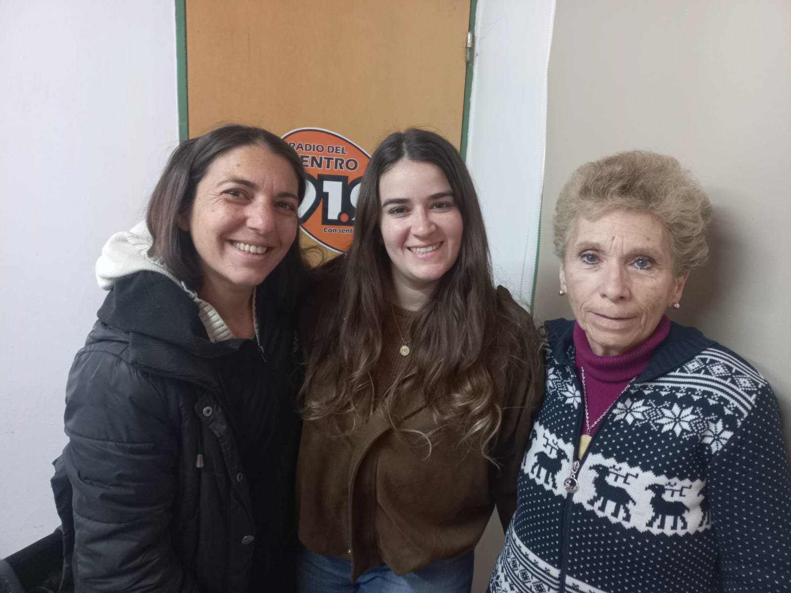 El Centro JOTA organiza una caminata recreativa abierta y prepara su quinto encuentro folklórico en plazas de la ciudad