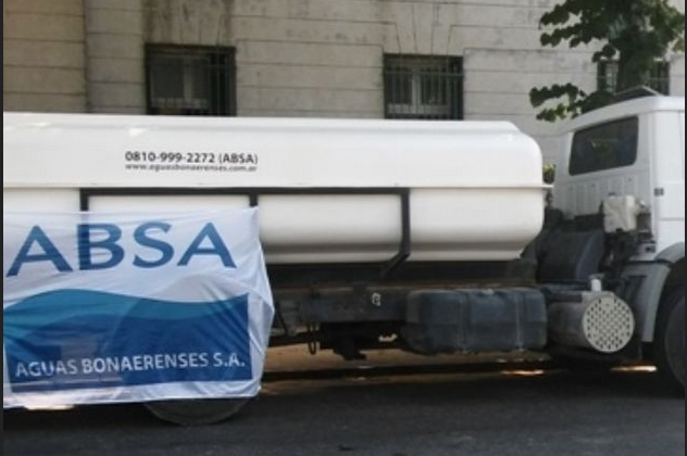 Una de las muestras tomada de la cisterna que ABSA provee a los establecimientos escolares, registró ‘niveles de arsénico que exceden los límites permitidos para el consumo humano’.
