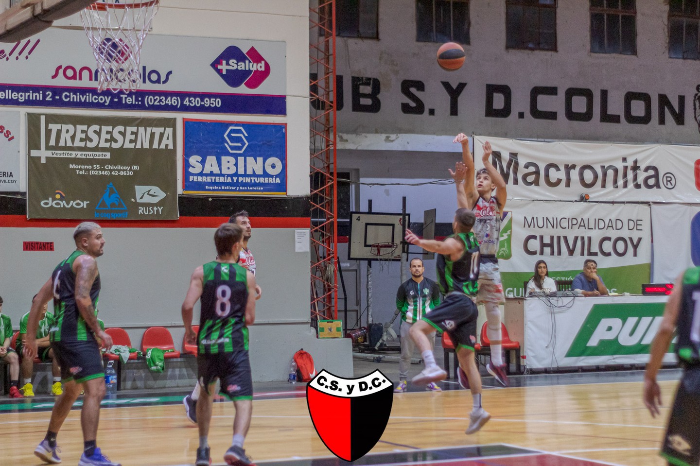 Colón superó otra vez a Gimnasia y se mantiene en los puestos principales
