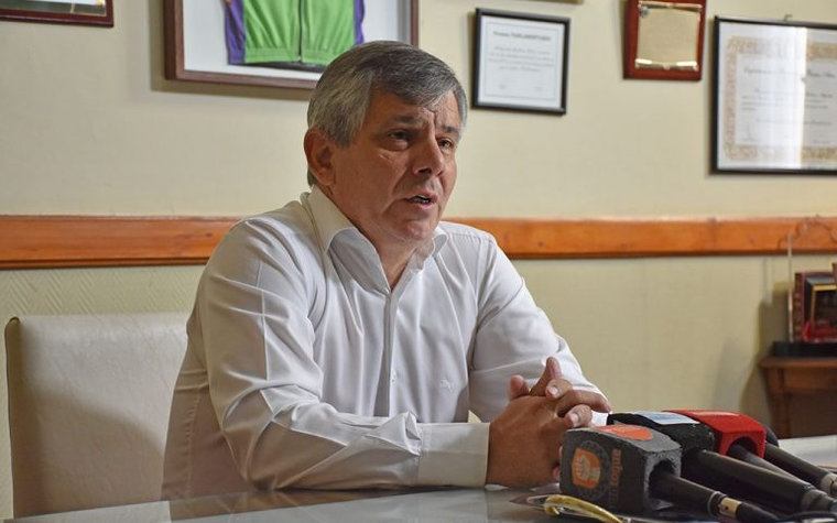 Guillermo Britos 
“Prefiero destinar el presupuesto de salud al coronavirus y no hacer asfalto aunqu