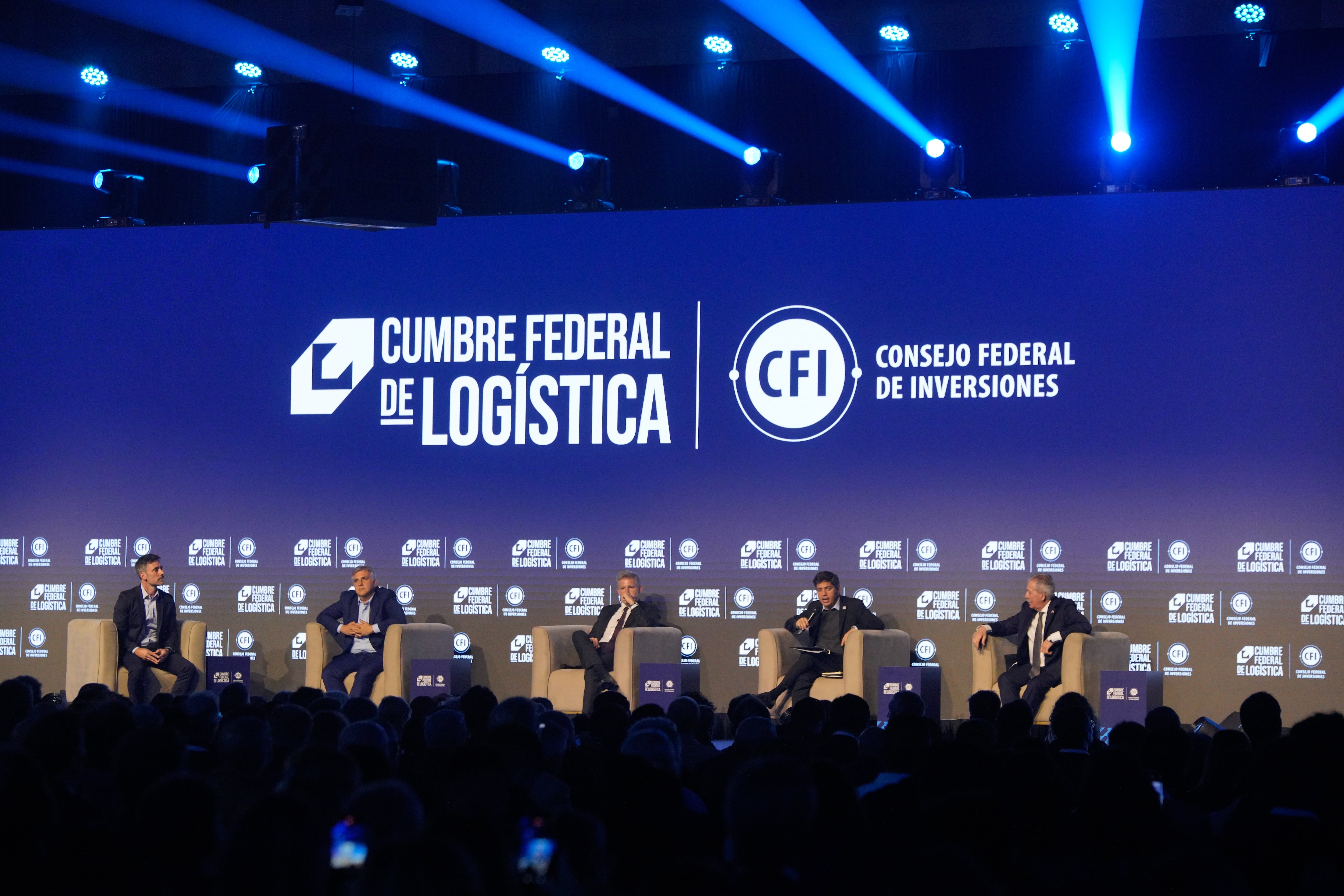 Kicillof cruzó a Santilli y criticó al Gobierno en una cumbre de gobernadores