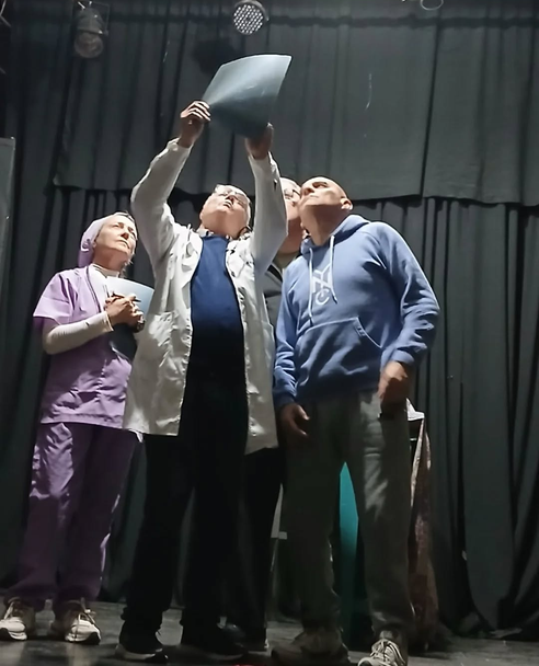Comedia, misterio y talento local: el Grupo Junco presenta "Habitación 13" en Teatro La Cueva