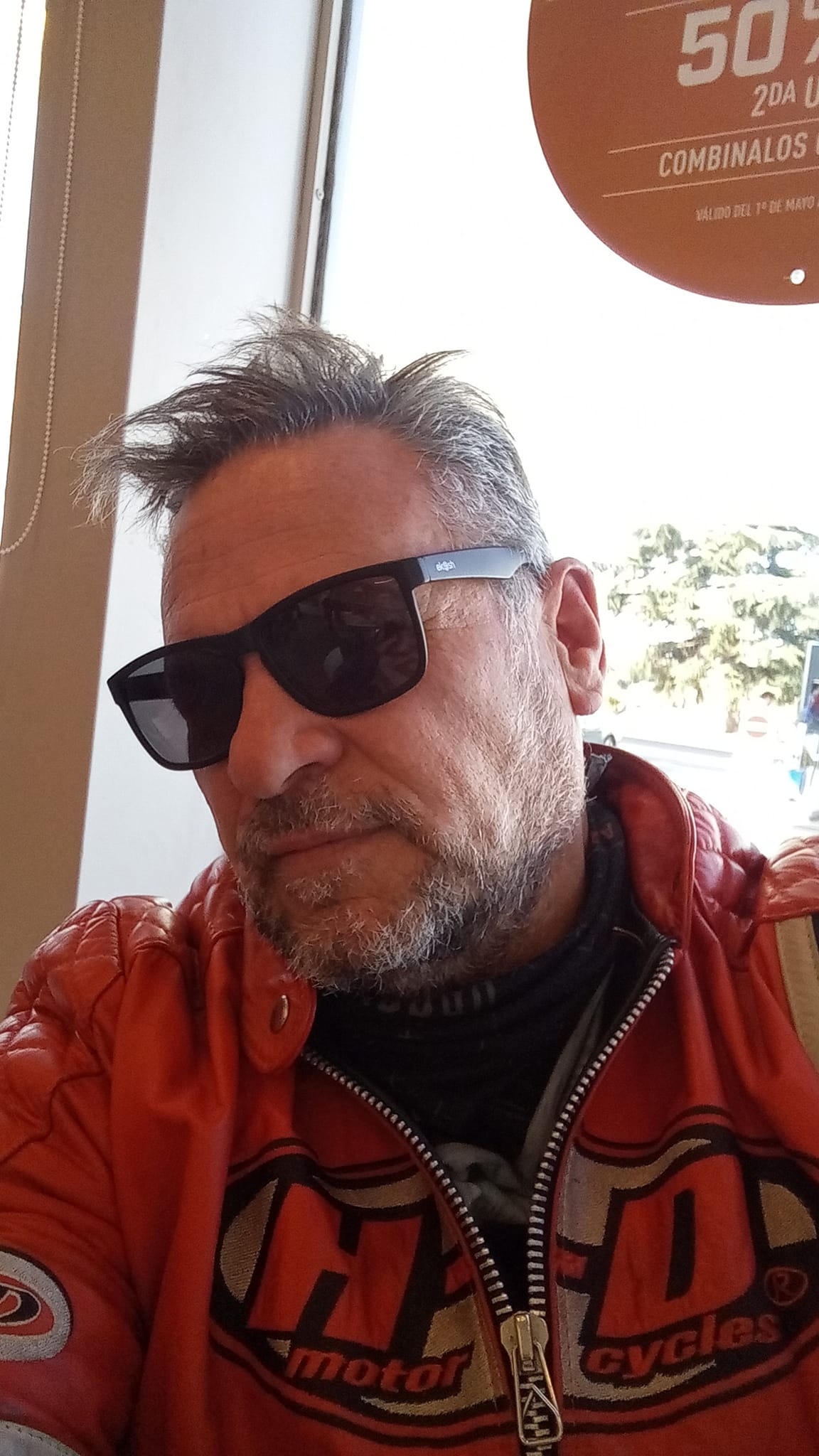 “El problema parte de la falta de empatía hacia el prójimo pero también hacia su propia vida porque observamos un automóvil o motocicleta que pasa un semáforo en rojo a todo lo que da”