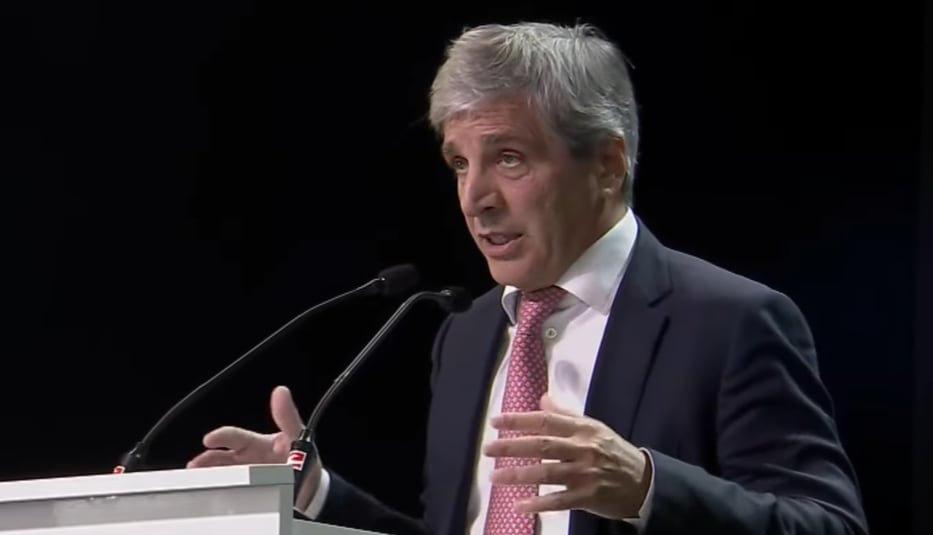 Caputo en Rosario: el Gobierno apunta a devolver USD 500.000 millones al sector privado para 2031
