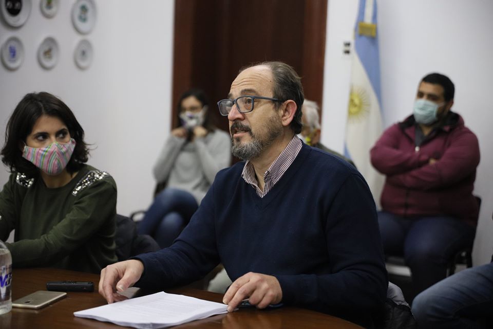 Fernando Poggio
“El gobierno nacional y provincial vienen haciendo enormes aportes a las empresas y
