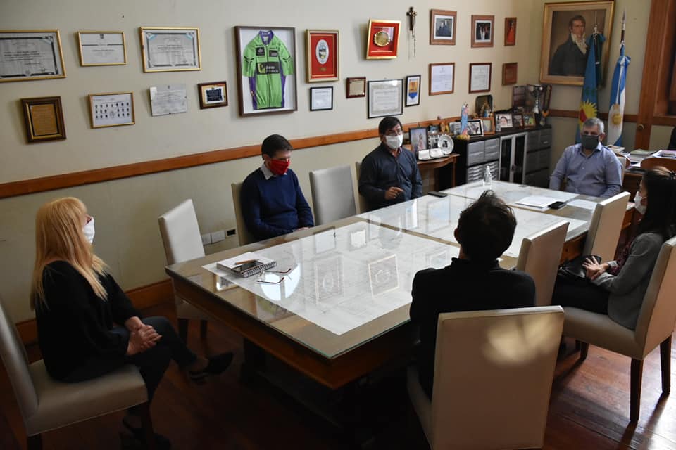 Actividad en cuarentena
Reunión con la Cámara de Comerciantes Minoristas