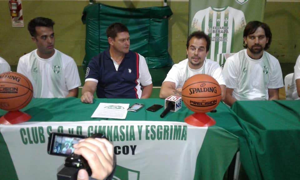 Básquet
Gimnasia y Esgrima presentó a su equipo de trabajo