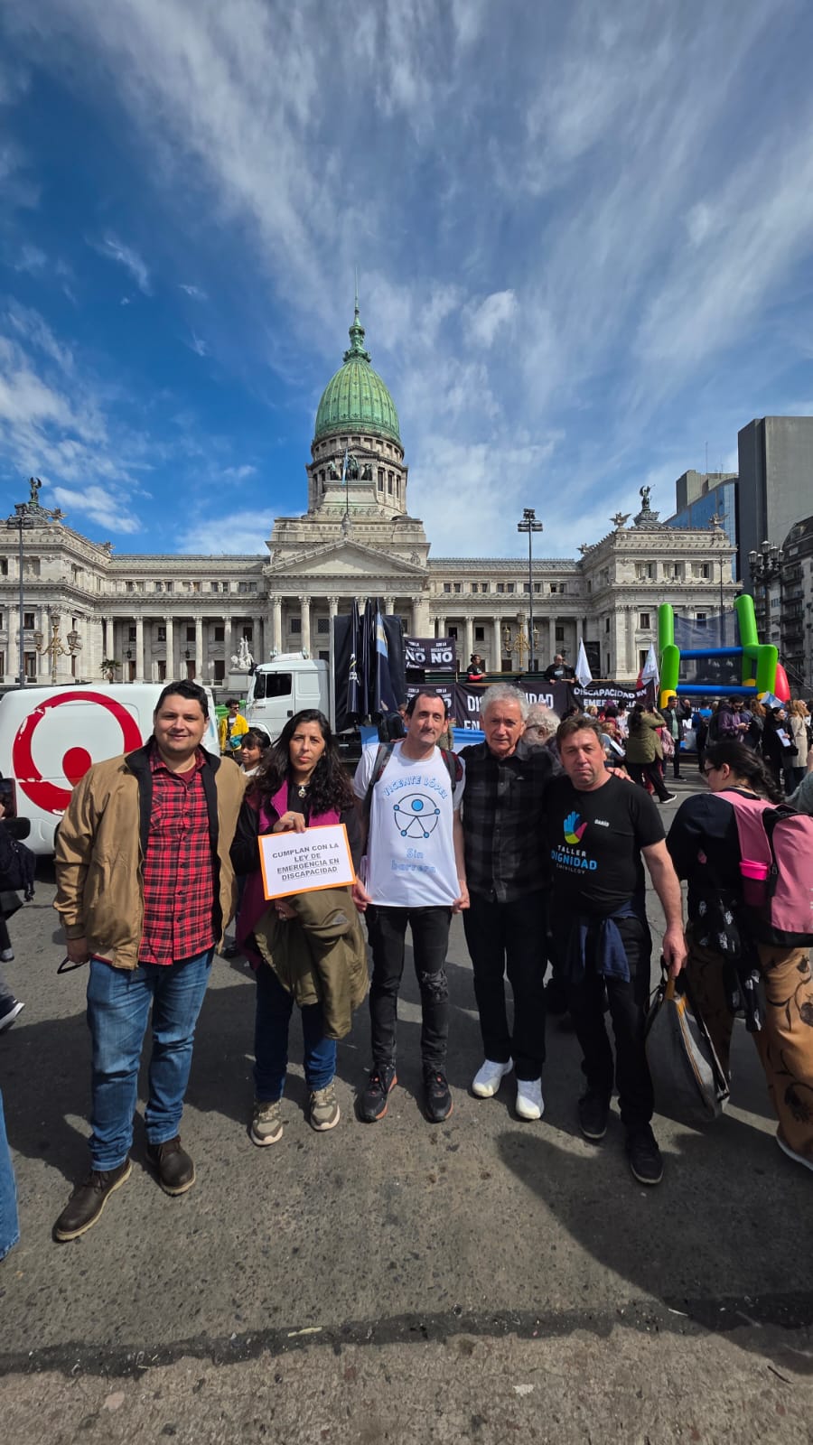 Representantes de Chivilcoy estuvieron presentes en la Marcha por la prórroga de emergencia