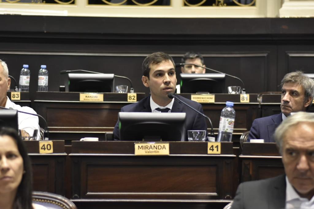 El Diputado Valentín Miranda busca terminar con los ‘cortes’ y ‘explosiones’ de los escapes libres