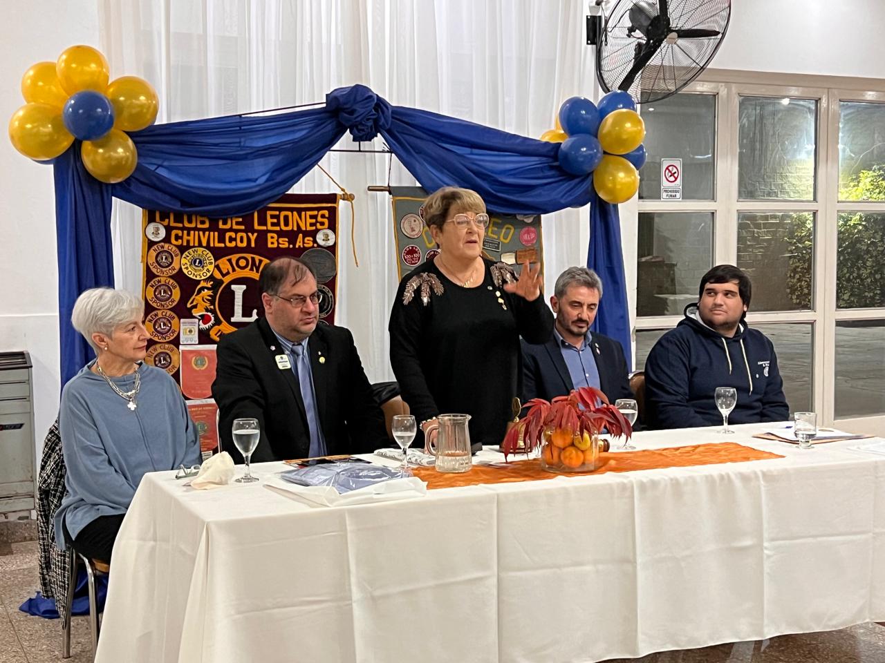 Eva Mussio asumió como nueva presidenta del Club de Leones.