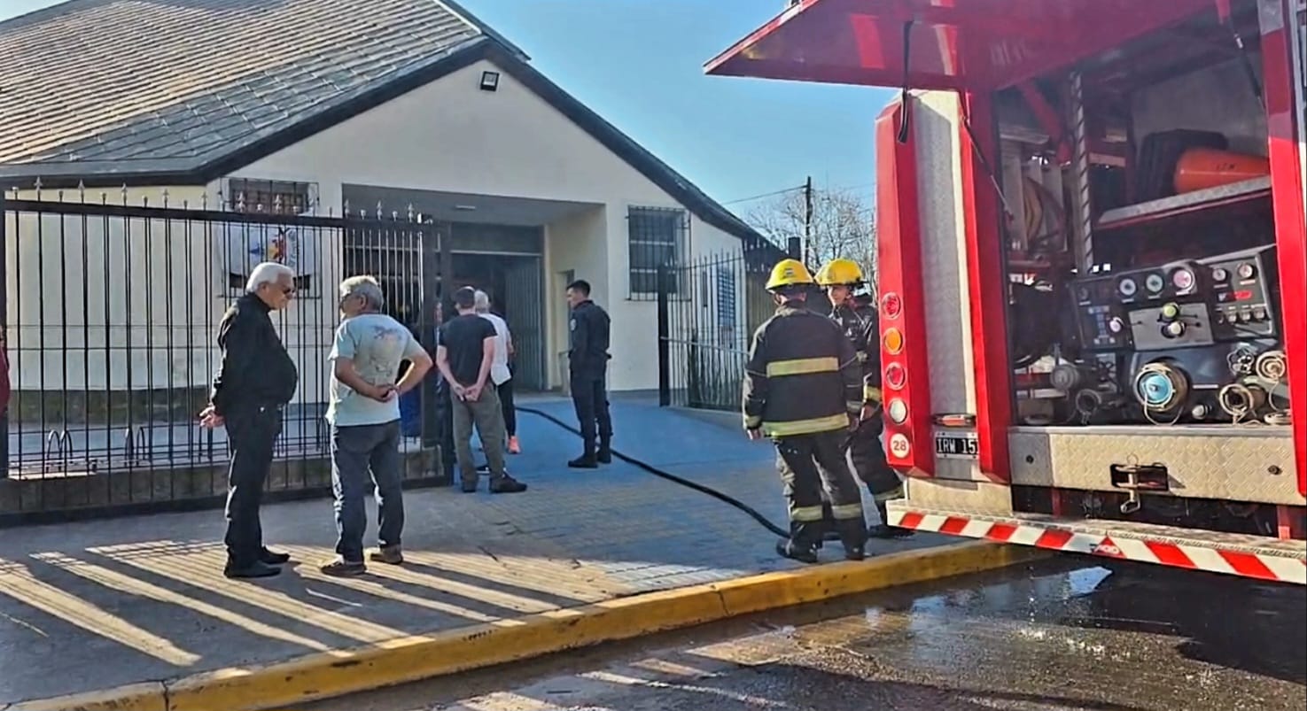 Los daños materiales se registraron principalmente en la parte superior del altar, el resto de la capilla resultó afectado por humo