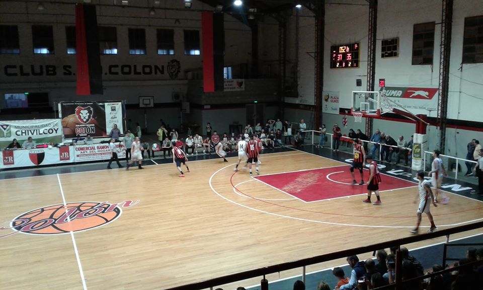 Básquet
En un juego cambiante, fue San Vicente quien tuvo un final feliz